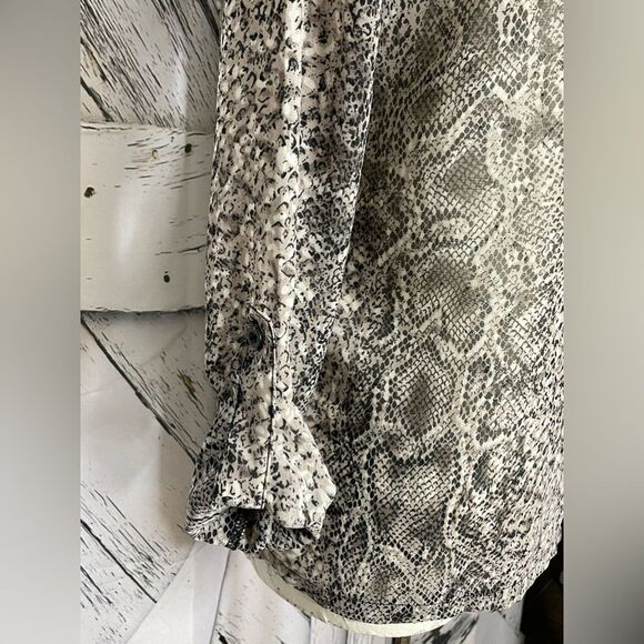 BLVD Snake Print Top S - Picture 5 of 7